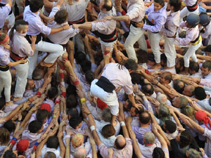 Fires 2019. La Diada Castellera a la pla&ccedil;a del Vi, amb els Marrecs de Salt, els Capgrossos de Matar&oacute; i els Minyons de Terrassa
