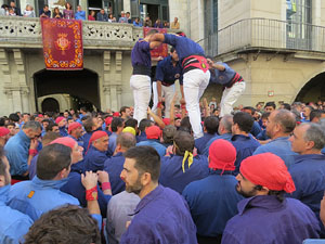 Fires 2019. La Diada Castellera a la pla&ccedil;a del Vi, amb els Marrecs de Salt, els Capgrossos de Matar&oacute; i els Minyons de Terrassa