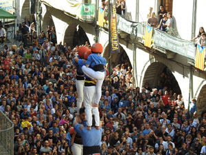 Fires 2019. La Diada Castellera a la pla&ccedil;a del Vi, amb els Marrecs de Salt, els Capgrossos de Matar&oacute; i els Minyons de Terrassa