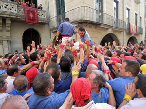Fires 2019. La Diada Castellera a la pla&ccedil;a del Vi, amb els Marrecs de Salt, els Capgrossos de Matar&oacute; i els Minyons de Terrassa