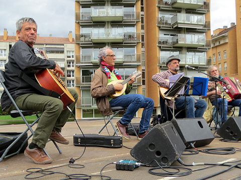 El grup 'Manetes', format per Noè Rivas, Eduard Altaba Isal, Salvador Boix i Eugeni Gil, varen posar música a la trobada