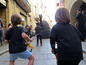 Fires 2019. Passejada de Fires de la Mula Baba i representaci&oacute; de titelles