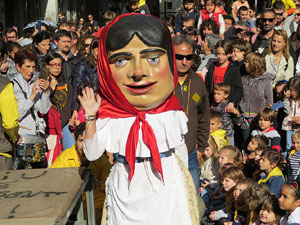 Fires 2019. Passejada amb els capgrossos de la ciutat i Fal&middot;lera Gironina