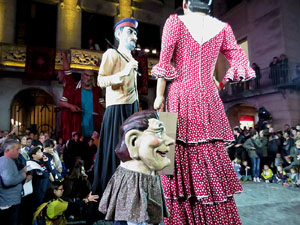 Fires 2019. Preg&oacute; de Fires. Entrada i ballades de capgrossos, gegants i far&agrave;ndula a la pla&ccedil;a del Vi