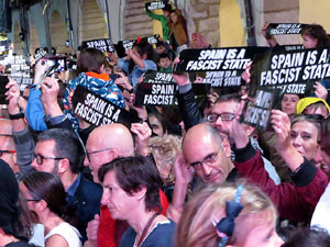 Fires 2019. Preg&oacute; de Fires. Entrada i ballades de capgrossos, gegants i far&agrave;ndula a la pla&ccedil;a del Vi