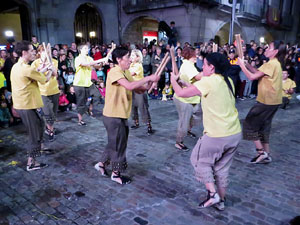 Fires 2019. Preg&oacute; de Fires. Entrada i ballades de capgrossos, gegants i far&agrave;ndula a la pla&ccedil;a del Vi