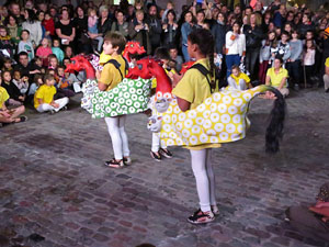 Fires 2019. Preg&oacute; de Fires. Entrada i ballades de capgrossos, gegants i far&agrave;ndula a la pla&ccedil;a del Vi