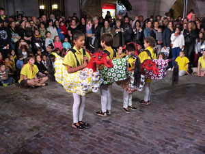 Fires 2019. Preg&oacute; de Fires. Entrada i ballades de capgrossos, gegants i far&agrave;ndula a la pla&ccedil;a del Vi