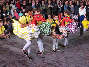 Fires 2019. Preg&oacute; de Fires. Entrada i ballades de capgrossos, gegants i far&agrave;ndula a la pla&ccedil;a del Vi
