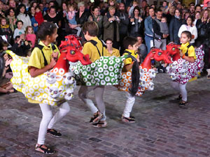 Fires 2019. Preg&oacute; de Fires. Entrada i ballades de capgrossos, gegants i far&agrave;ndula a la pla&ccedil;a del Vi