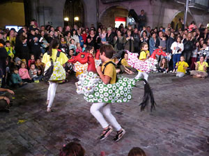 Fires 2019. Preg&oacute; de Fires. Entrada i ballades de capgrossos, gegants i far&agrave;ndula a la pla&ccedil;a del Vi