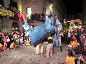 Fires 2019. Preg&oacute; de Fires. Entrada i ballades de capgrossos, gegants i far&agrave;ndula a la pla&ccedil;a del Vi