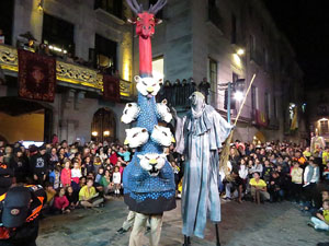 Fires 2019. Preg&oacute; de Fires. Entrada i ballades de capgrossos, gegants i far&agrave;ndula a la pla&ccedil;a del Vi