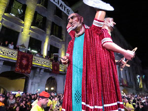 Fires 2019. Preg&oacute; de Fires. Entrada i ballades de capgrossos, gegants i far&agrave;ndula a la pla&ccedil;a del Vi