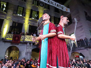 Fires 2019. Preg&oacute; de Fires. Entrada i ballades de capgrossos, gegants i far&agrave;ndula a la pla&ccedil;a del Vi