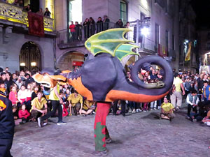 Fires 2019. Preg&oacute; de Fires. Entrada i ballades de capgrossos, gegants i far&agrave;ndula a la pla&ccedil;a del Vi