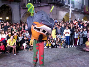 Fires 2019. Preg&oacute; de Fires. Entrada i ballades de capgrossos, gegants i far&agrave;ndula a la pla&ccedil;a del Vi