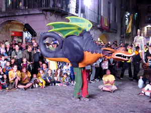 Fires 2019. Preg&oacute; de Fires. Entrada i ballades de capgrossos, gegants i far&agrave;ndula a la pla&ccedil;a del Vi