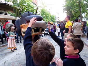 Fires 2019. Preg&oacute; de Fires. Les cercaviles de gegants i capgrossos fins la pla&ccedil;a del Vi