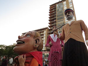 Fires 2019. Preg&oacute; de Fires. Les cercaviles de gegants i capgrossos fins la pla&ccedil;a del Vi