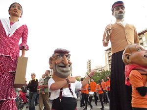 Fires 2019. Preg&oacute; de Fires. Les cercaviles de gegants i capgrossos fins la pla&ccedil;a del Vi