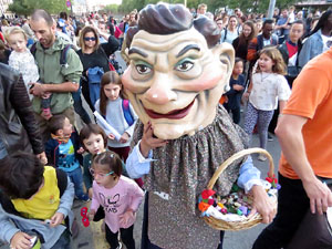 Fires 2019. Preg&oacute; de Fires. Les cercaviles de gegants i capgrossos fins la pla&ccedil;a del Vi