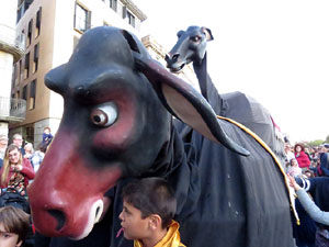 Fires 2019. Preg&oacute; de Fires. Les cercaviles de gegants i capgrossos fins la pla&ccedil;a del Vi