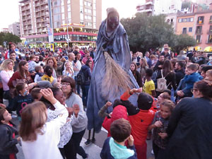 Fires 2019. Preg&oacute; de Fires. Les cercaviles de gegants i capgrossos fins la pla&ccedil;a del Vi