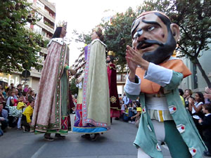 Fires 2019. Preg&oacute; de Fires. Les cercaviles de gegants i capgrossos fins la pla&ccedil;a del Vi