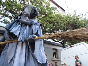 Fires 2019. Preg&oacute; de Fires. Les cercaviles de gegants i capgrossos fins la pla&ccedil;a del Vi