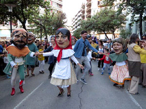 Fires 2019. Preg&oacute; de Fires. Les cercaviles de gegants i capgrossos fins la pla&ccedil;a del Vi