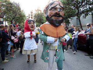 Fires 2019. Preg&oacute; de Fires. Les cercaviles de gegants i capgrossos fins la pla&ccedil;a del Vi
