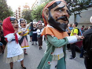 Fires 2019. Preg&oacute; de Fires. Les cercaviles de gegants i capgrossos fins la pla&ccedil;a del Vi