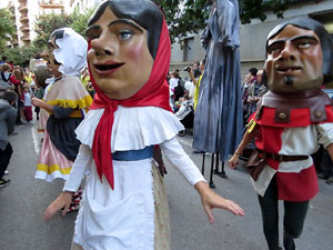 Fires 2019. Preg&oacute; de Fires. Les cercaviles de gegants i capgrossos fins la pla&ccedil;a del Vi