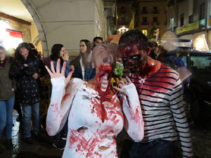 Fires 2019. 8a. Zombie Walk de Girona dins el festival Acocollona't