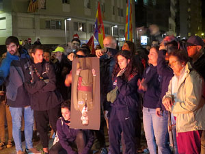 Concentraci&oacute; de protesta contra la pres&egrave;ncia de Felip VI a Catalunya a la pla&ccedil;a de l'U d'octubre