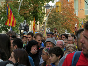 Sortida de la columna de la Marxa per la Llibertat des de la plaça de l'1 d'octubre de 2017 de Girona