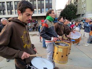 Sortida de la columna de la Marxa per la Llibertat des de la plaça de l'1 d'octubre de 2017 de Girona