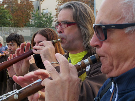 Sortida de la columna de la Marxa per la Llibertat des de la plaça de l'1 d'octubre de 2017 de Girona