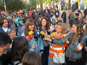 Sortida de la columna de la Marxa per la Llibertat des de la plaça de l'1 d'octubre de 2017 de Girona