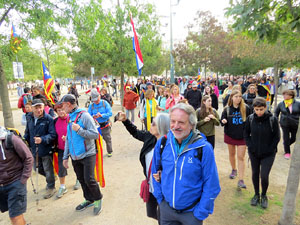 Sortida de la columna de la Marxa per la Llibertat des de la plaça de l'1 d'octubre de 2017 de Girona
