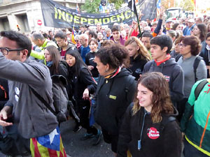 Sortida de la columna de la Marxa per la Llibertat des de la plaça de l'1 d'octubre de 2017 de Girona