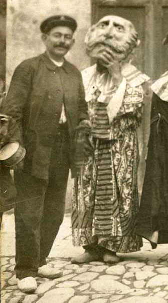 Antic capgr&ograve;s Esquivamosques. 1905-1925