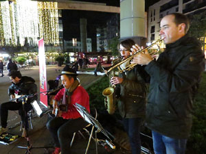Nadal 2019 a Girona. Girona Christmas Swing amb Pau Morales & Ricard Figueres, a la plaça Miquel Santaló