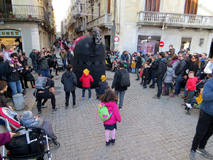 Nadal 2019 a Girona. Cercavila i Els Pastorets de la Mula Baba a la plaça del Pallol