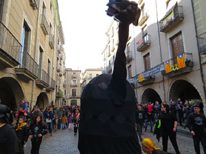 Nadal 2019 a Girona. Cercavila i Els Pastorets de la Mula Baba a la plaça del Pallol