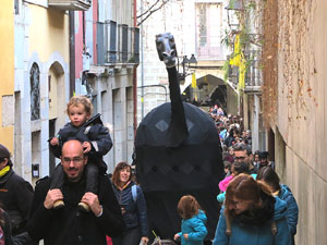 Nadal 2019 a Girona. Cercavila i Els Pastorets de la Mula Baba a la plaça del Pallol