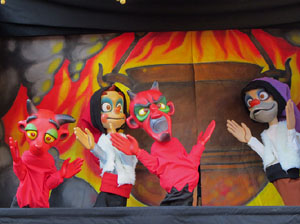 Nadal 2019. Cercavila i Els Pastorets de la Mula Baba a la pla&ccedil;a del Pallol