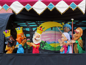 Nadal 2019. Cercavila i Els Pastorets de la Mula Baba a la pla&ccedil;a del Pallol