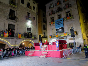 La Cavalcada de Reis 2020. Arribada del seguici a la pla&ccedil;a del Vi